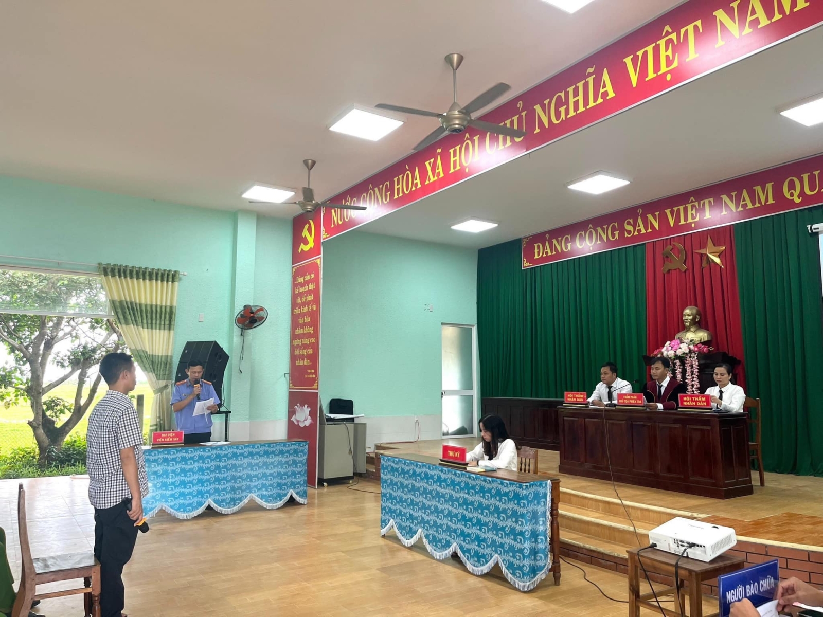 Sôi nổi phiên tòa giả định “Vi phạm quy định về tham gia giao thông đường bộ”
