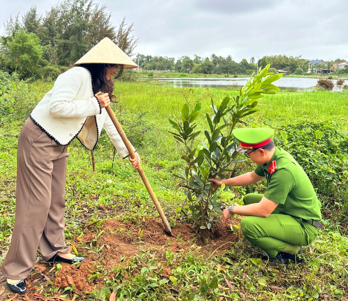 PHÁT ĐỘNG “TẾT TRỒNG CÂY ĐỜI ĐỜI NHỚ ƠN BÁC HỒ” XUÂN GIÁP THÌN 2024